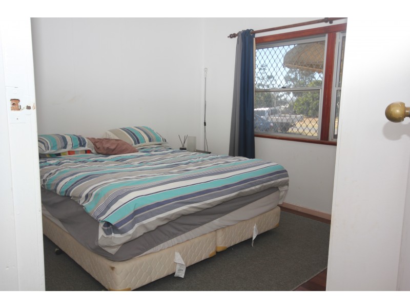 38 Bathurst Street, Elliott Heads QLD 4670