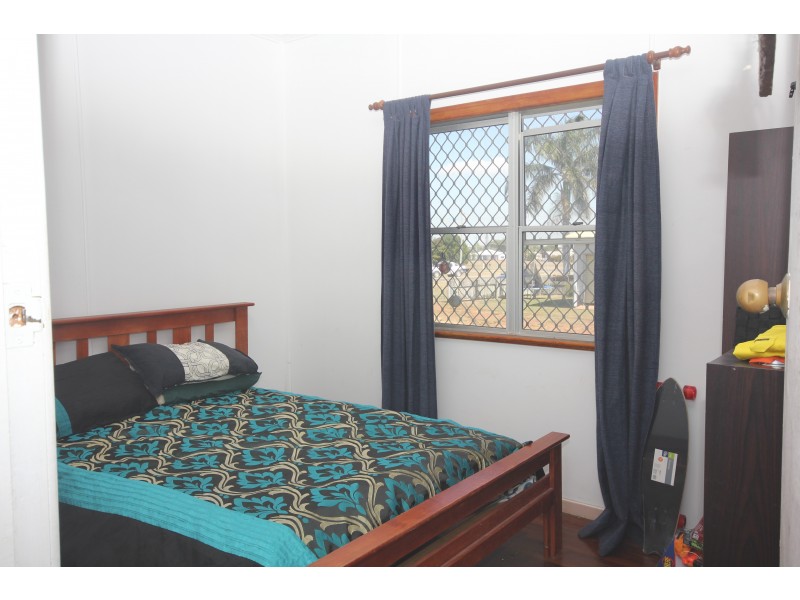 38 Bathurst Street, Elliott Heads QLD 4670