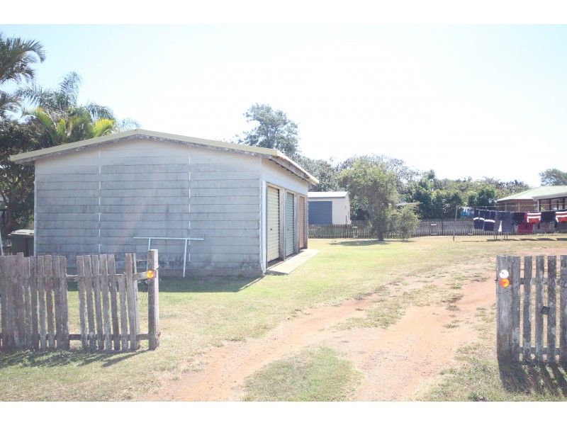 38 Bathurst Street, Elliott Heads QLD 4670