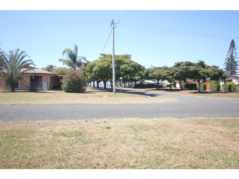 38 Bathurst Street, Elliott Heads QLD 4670