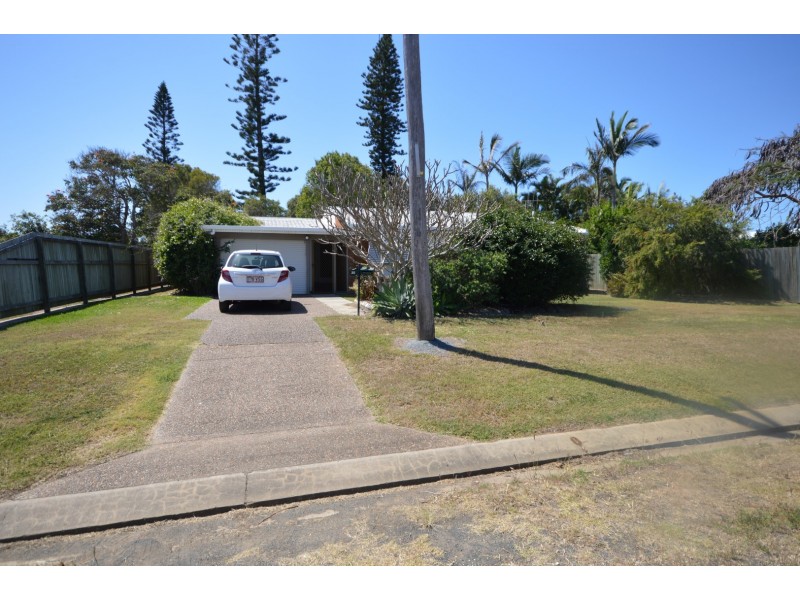 35 Bathurst Street, Elliott Heads QLD 4670