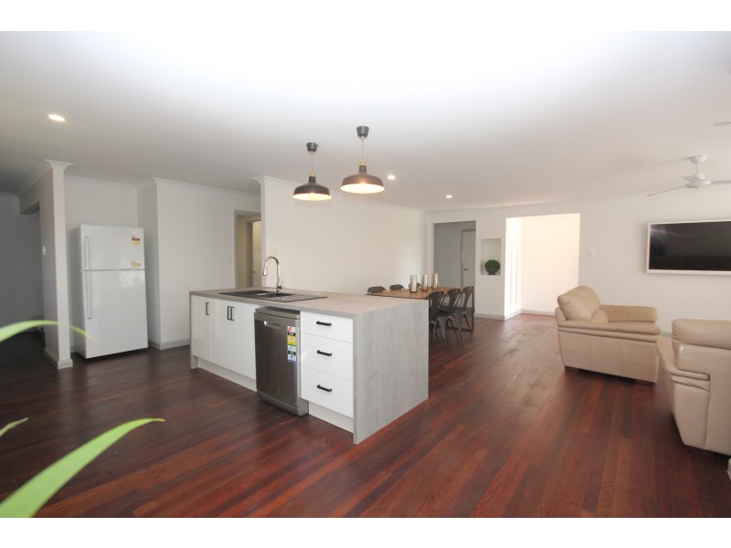 15 Dixon Street, Kepnock QLD 4670