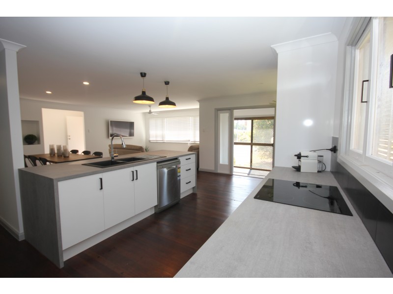 15 Dixon Street, Kepnock QLD 4670