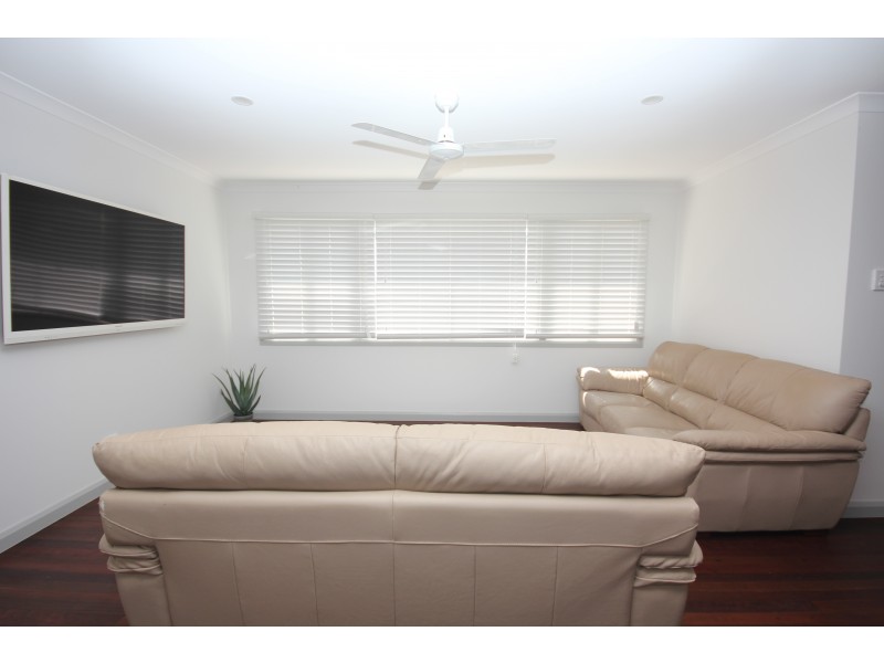 15 Dixon Street, Kepnock QLD 4670