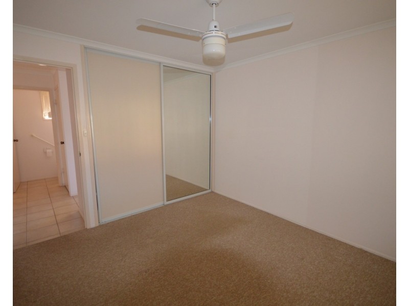 8/23  Thabeban Street, Avenell Heights QLD 4670