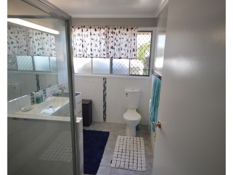 7  Robertson Street, Kepnock QLD 4670