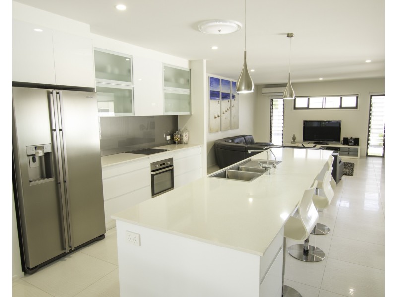 1  Masthead Drive, Bargara QLD 4670