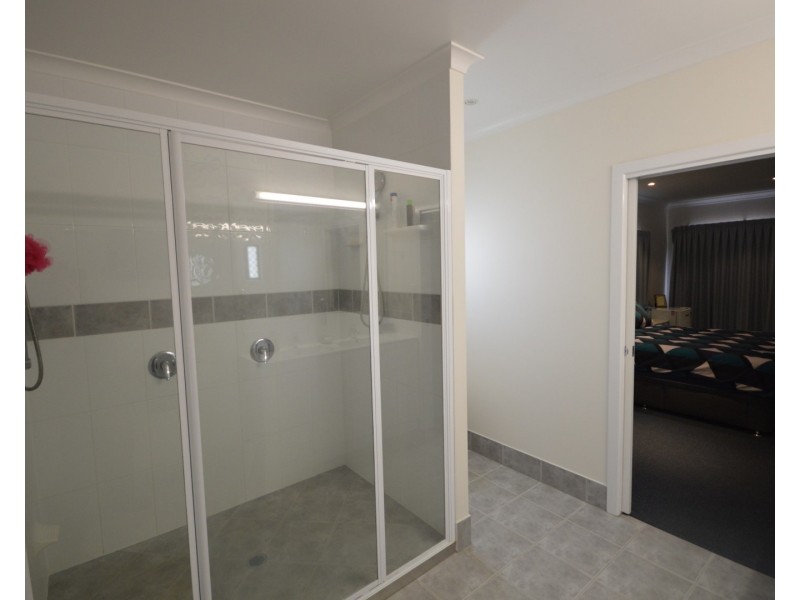 6 Thorburn Street, Svensson Heights QLD 4670