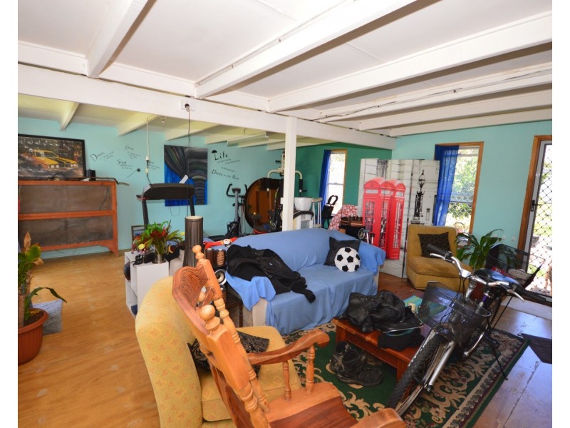 3 Schleger Street, Burnett Heads QLD 4670