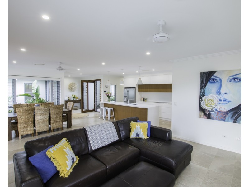 1 Outrigger Close, Bargara QLD 4670