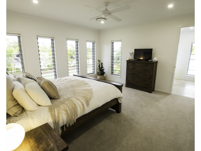 1 Outrigger Close, Bargara QLD 4670