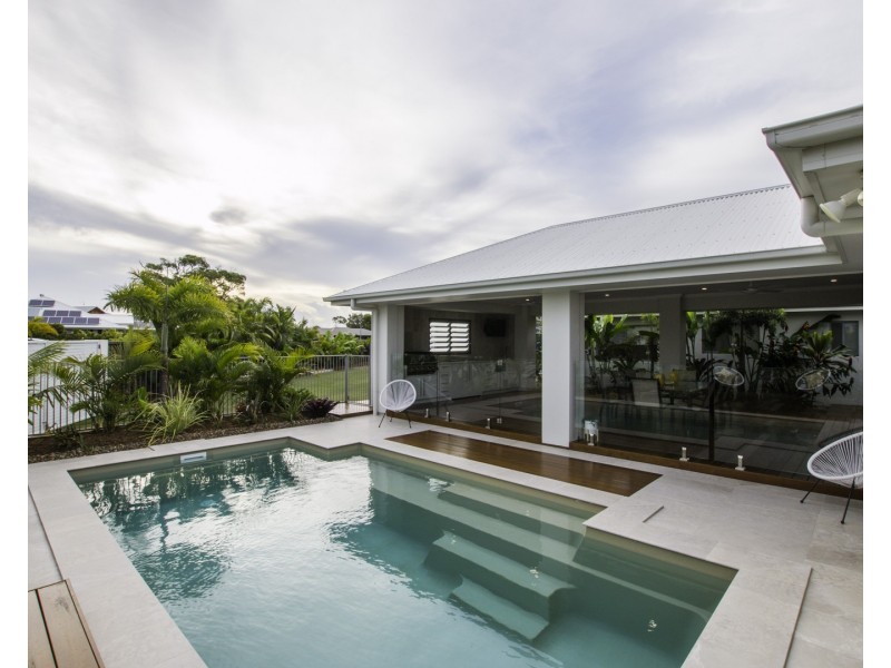1 Outrigger Close, Bargara QLD 4670