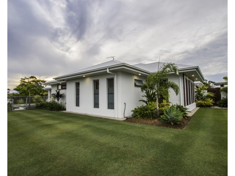 1 Outrigger Close, Bargara QLD 4670