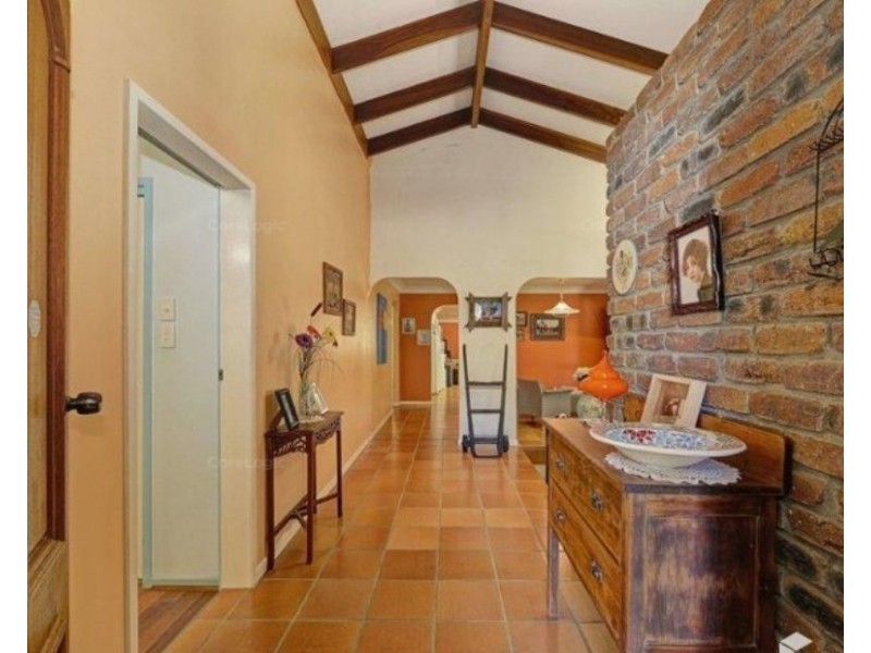 18  Willis Street, Sharon QLD 4670