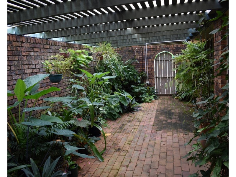 18  Willis Street, Sharon QLD 4670