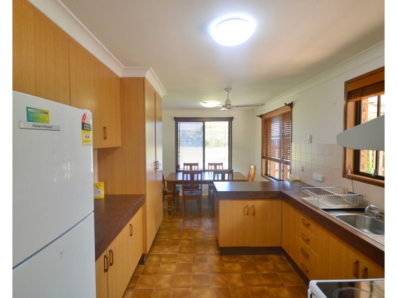 10  Woolley Street, Avenell Heights QLD 4670