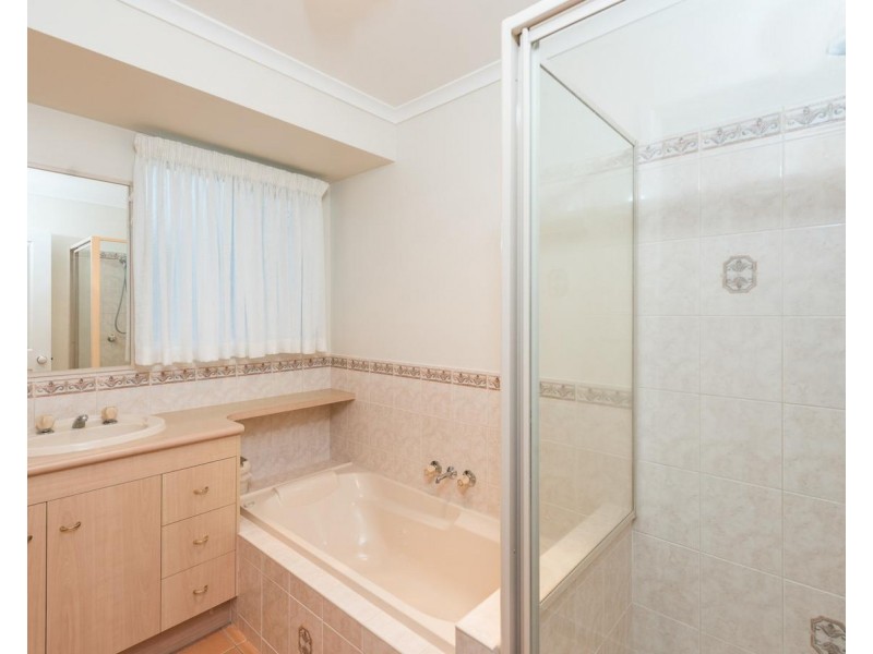 9  Forbes Court, Avoca QLD 4670