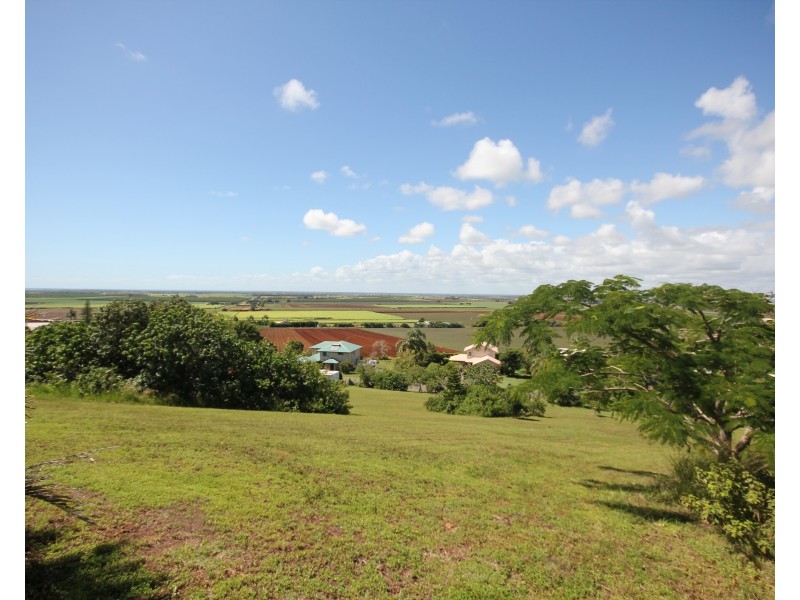 8 Finemore Crescent, Qunaba QLD 4670