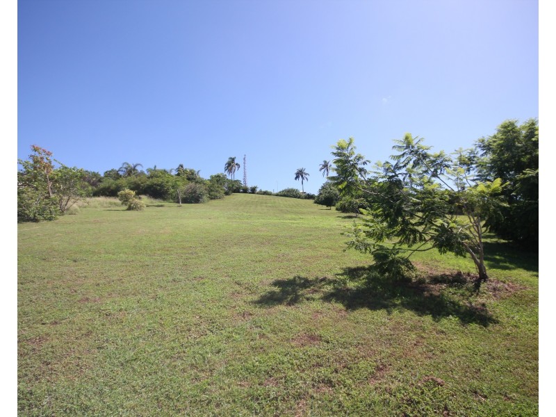 8 Finemore Crescent, Qunaba QLD 4670