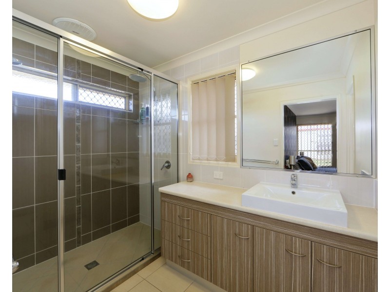 5 Linderberg Street, Kalkie QLD 4670