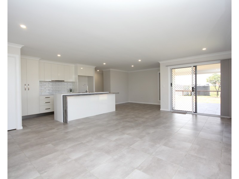 16 Bonna Road, Branyan QLD 4670