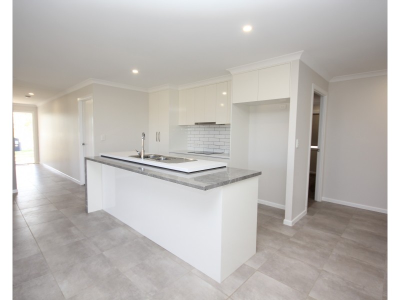 16 Bonna Road, Branyan QLD 4670
