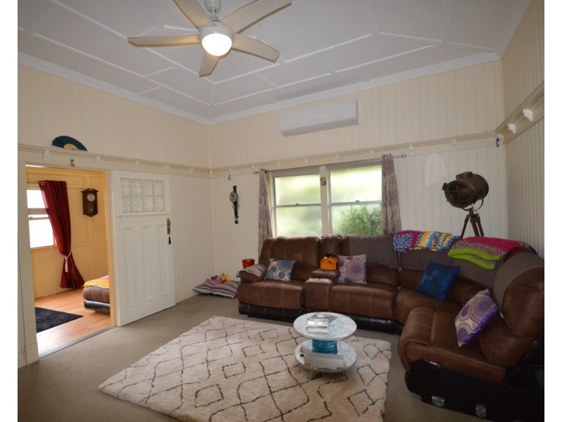 4  Coomber Street, Svensson Heights QLD 4670