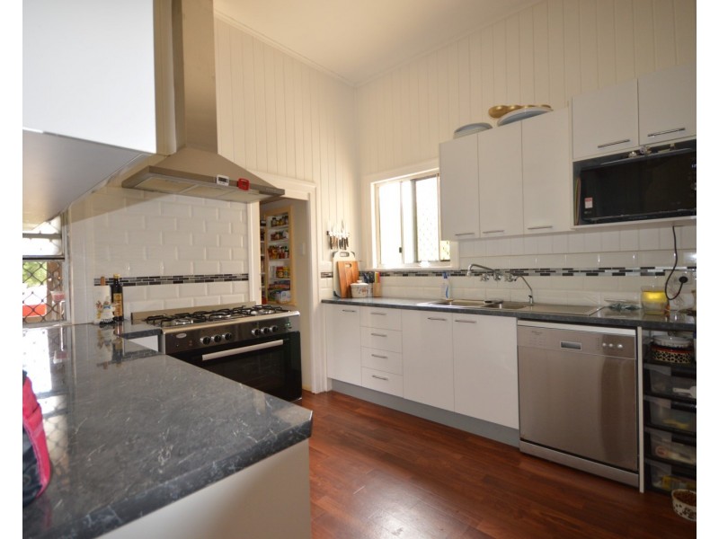 4  Coomber Street, Svensson Heights QLD 4670