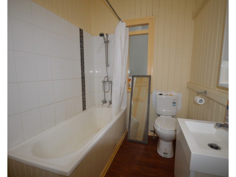 4  Coomber Street, Svensson Heights QLD 4670