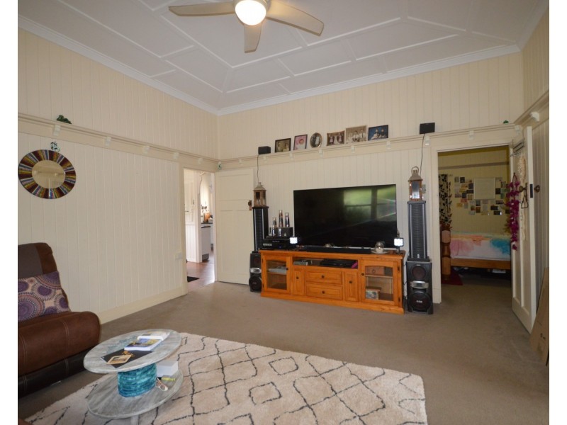 4  Coomber Street, Svensson Heights QLD 4670