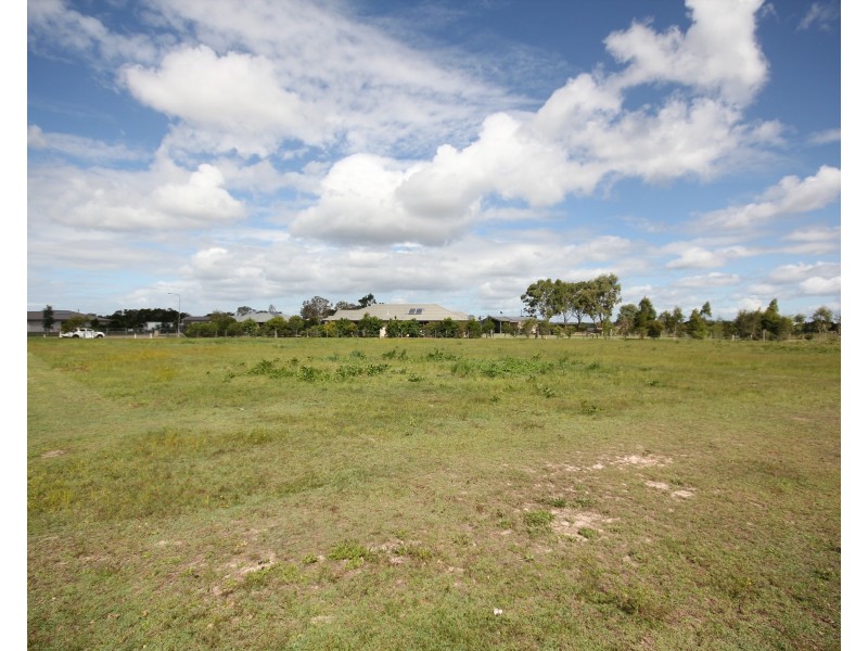 24 Eungella Court, Branyan QLD 4670