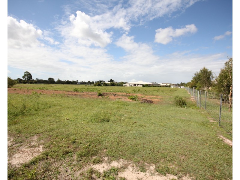 24 Eungella Court, Branyan QLD 4670