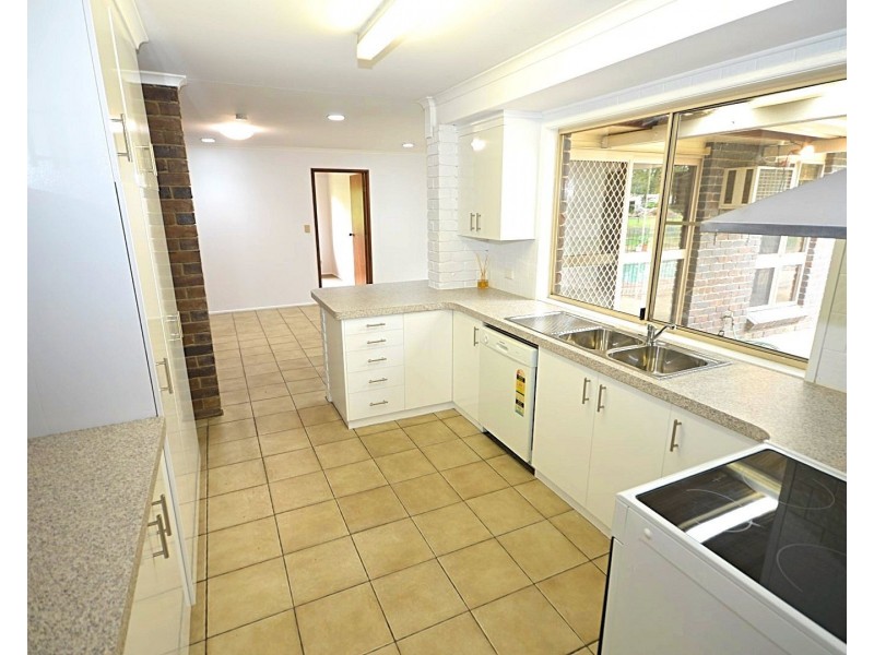 17 Currawong Road, Gooburrum QLD 4670