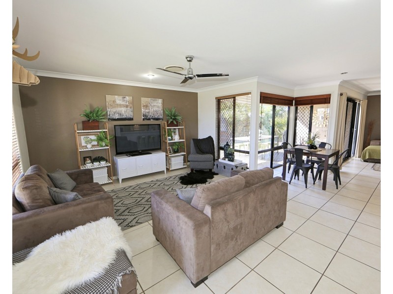 8 Santina Drive, Kalkie QLD 4670
