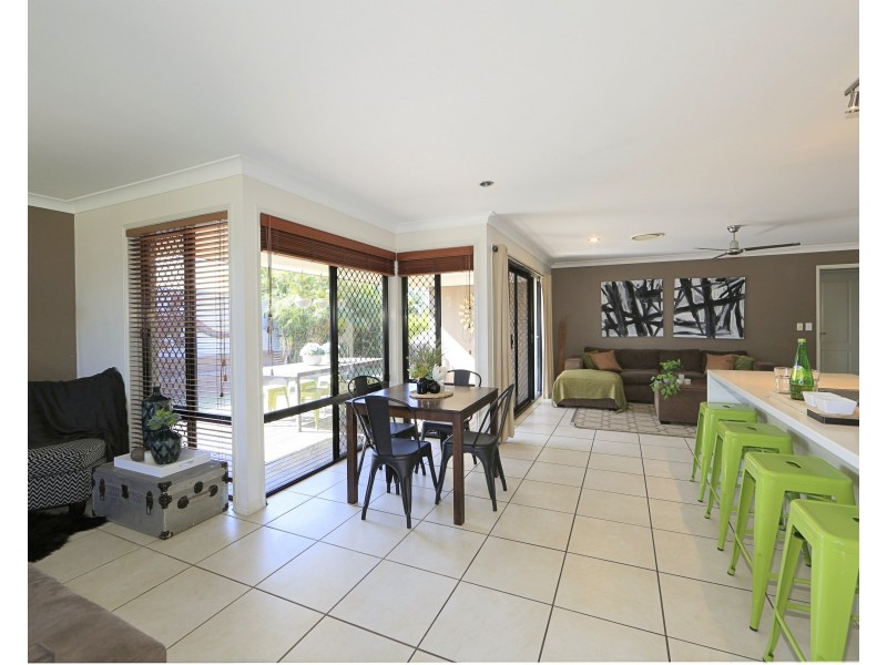 8 Santina Drive, Kalkie QLD 4670