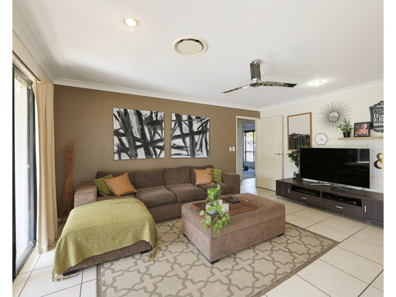 8 Santina Drive, Kalkie QLD 4670