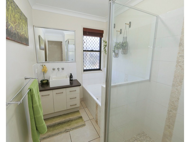 8 Santina Drive, Kalkie QLD 4670