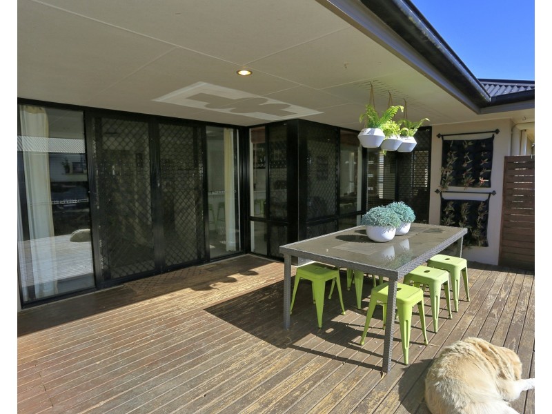 8 Santina Drive, Kalkie QLD 4670