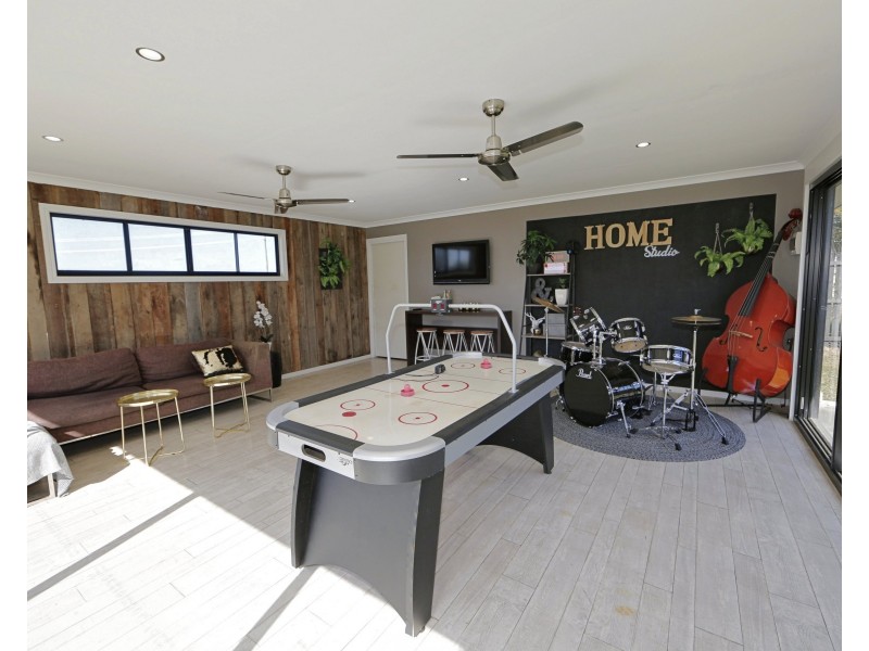 8 Santina Drive, Kalkie QLD 4670