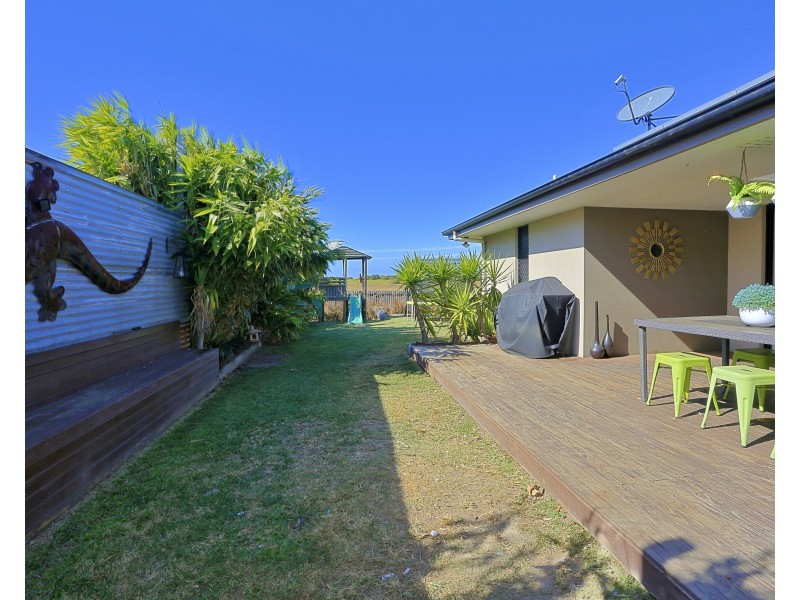 8 Santina Drive, Kalkie QLD 4670