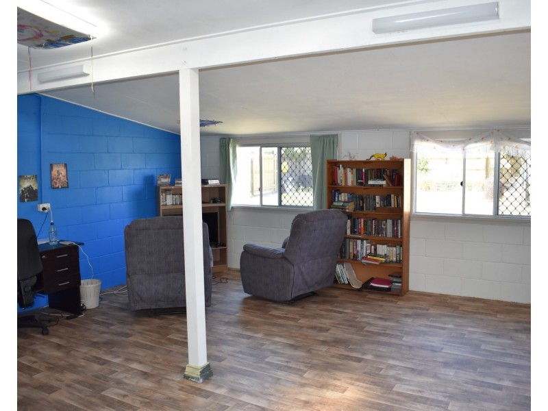 63 Sims Road, Avenell Heights QLD 4670