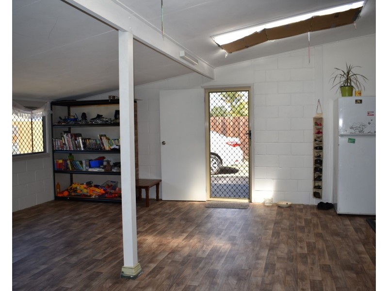63 Sims Road, Avenell Heights QLD 4670