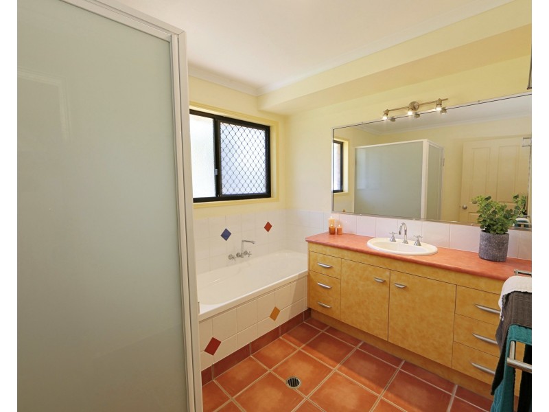 60 Pleasant Drive, Sharon QLD 4670