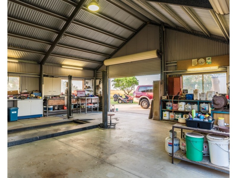33 Gooburrum Road ( Leacy place), Gooburrum QLD 4670