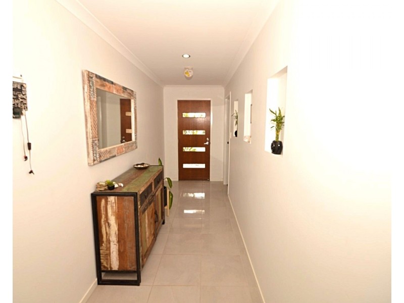 8 Fixter Avenue, Kalkie QLD 4670