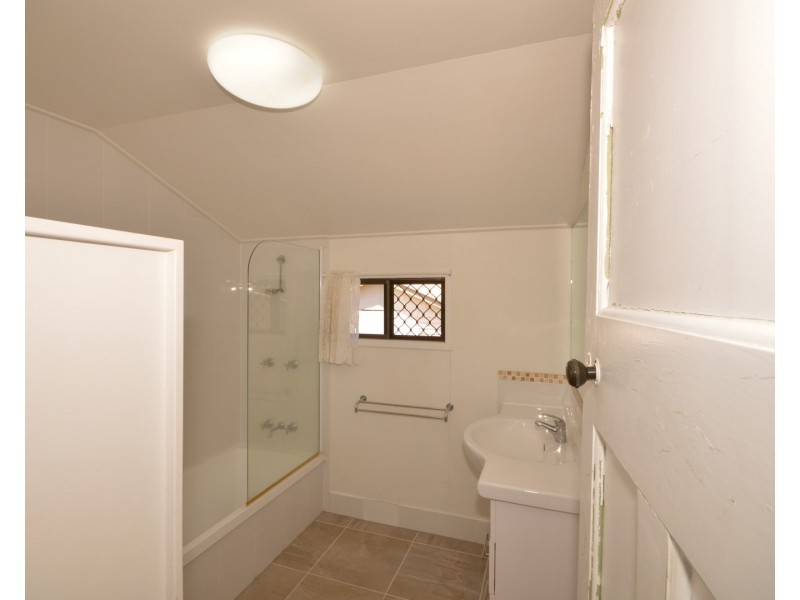 11 Steffensen Street, Svensson Heights QLD 4670