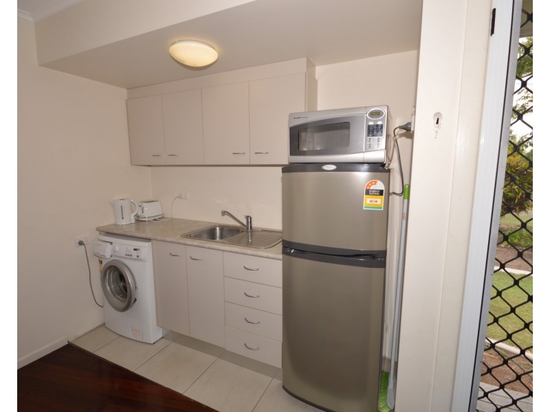 98  Branyan Street, Svensson Heights QLD 4670