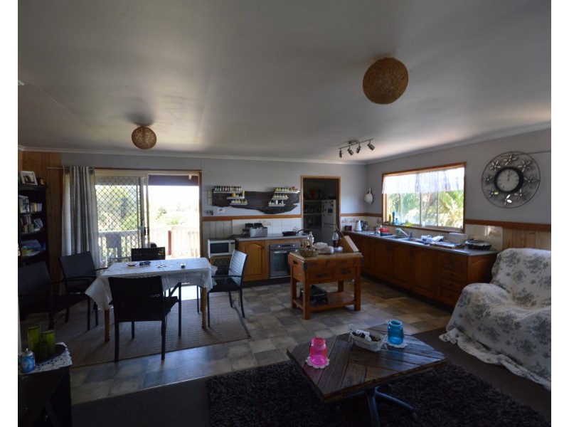 68 Rowlands Road, Burnett Heads QLD 4670
