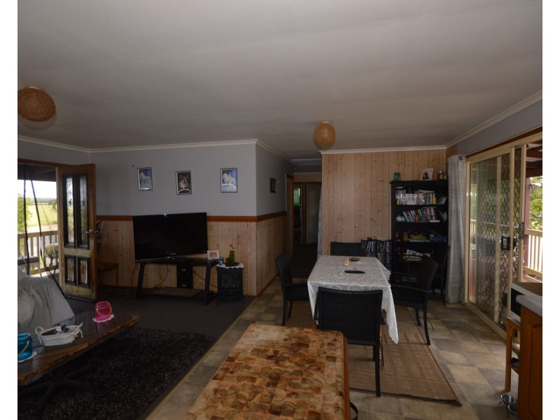 68 Rowlands Road, Burnett Heads QLD 4670