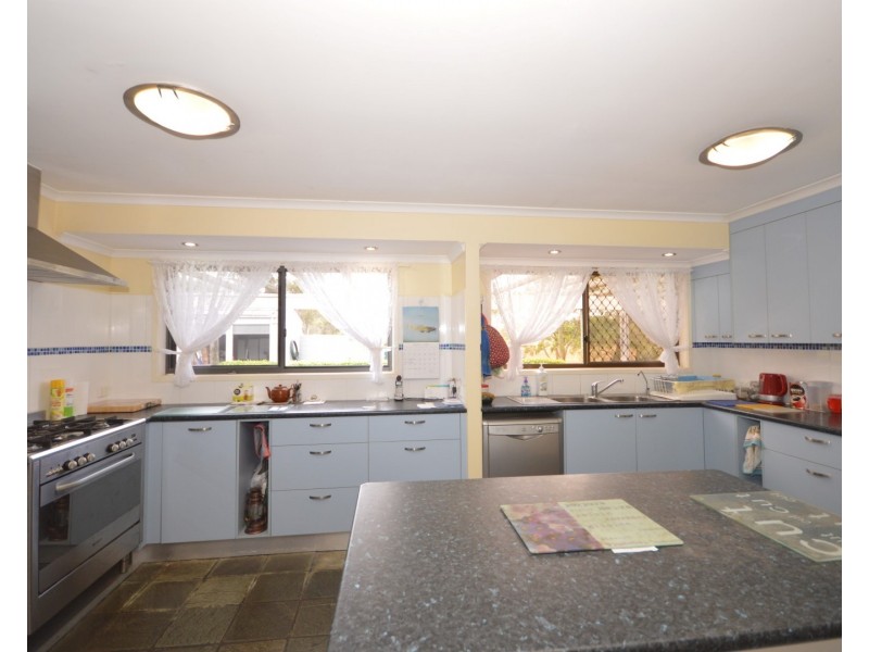 2 Hyperno Way, Branyan QLD 4670